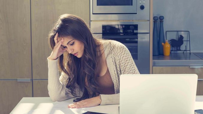 woman-having-money-anxiety